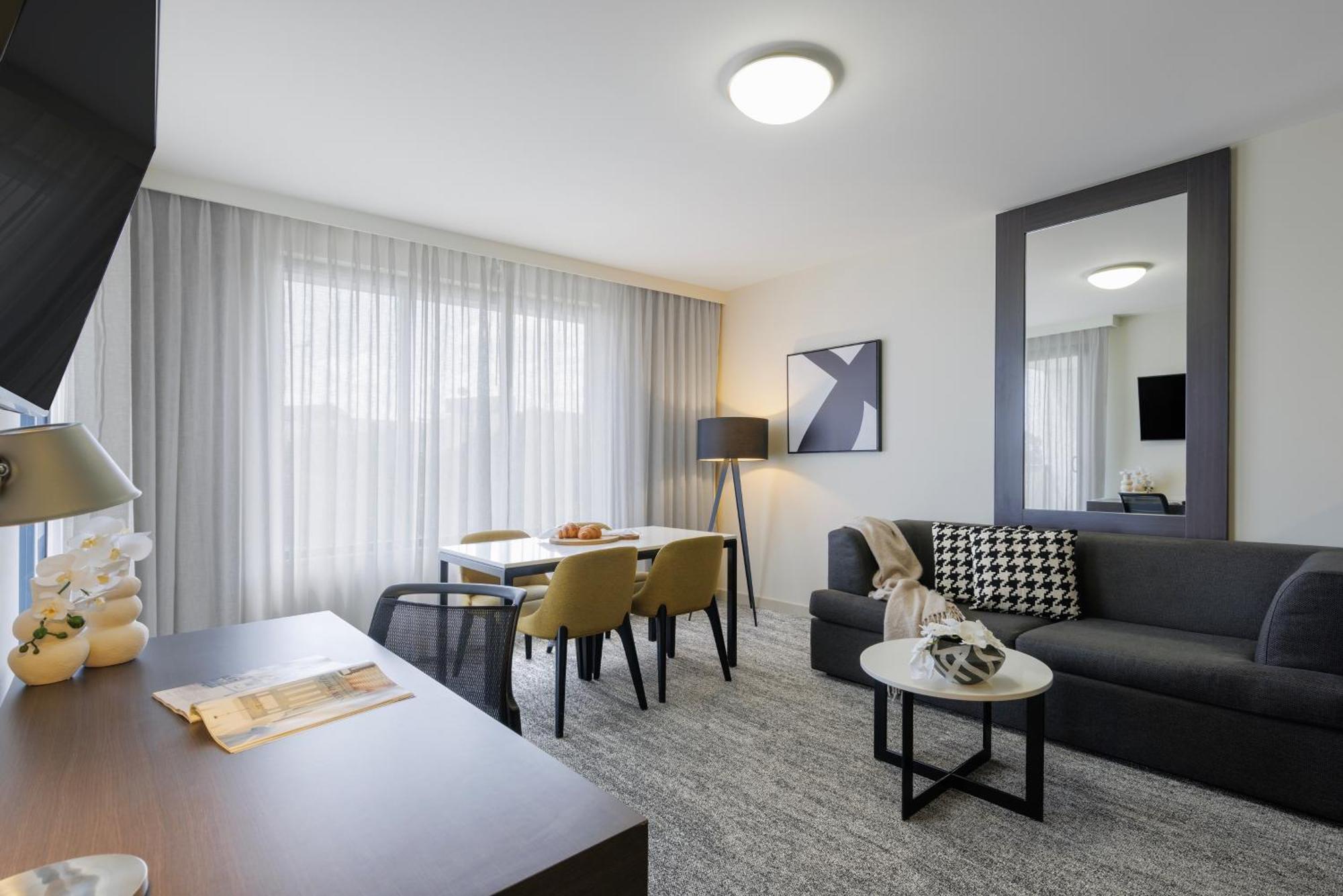 Punthill Norwest Aparthotel Ngoại thất bức ảnh